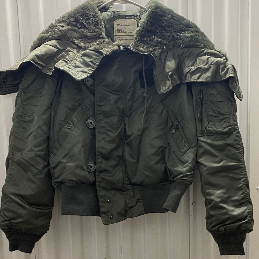 Vintage army green bomber mint condition size medium